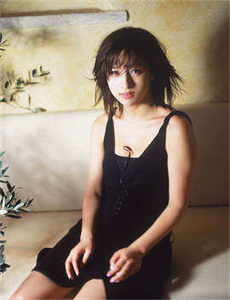 《欧美搔妇久久久久久岬奈奈美》